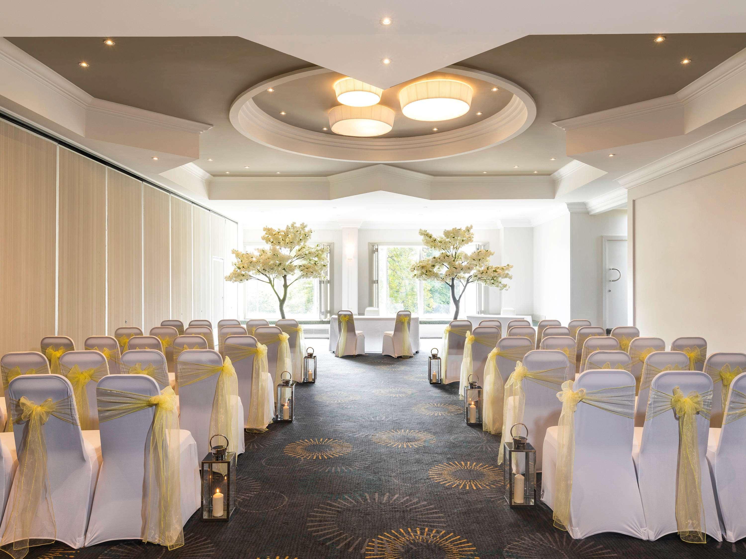 Mercure Bedford Centre Hotel Экстерьер фото