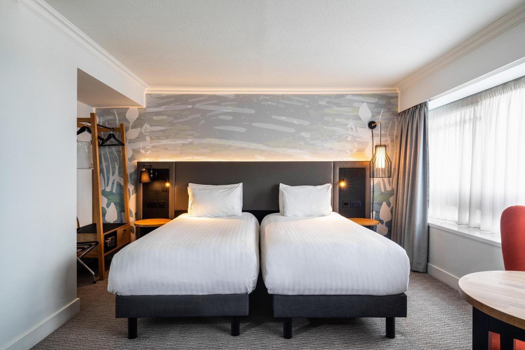 Mercure Bedford Centre Hotel Экстерьер фото