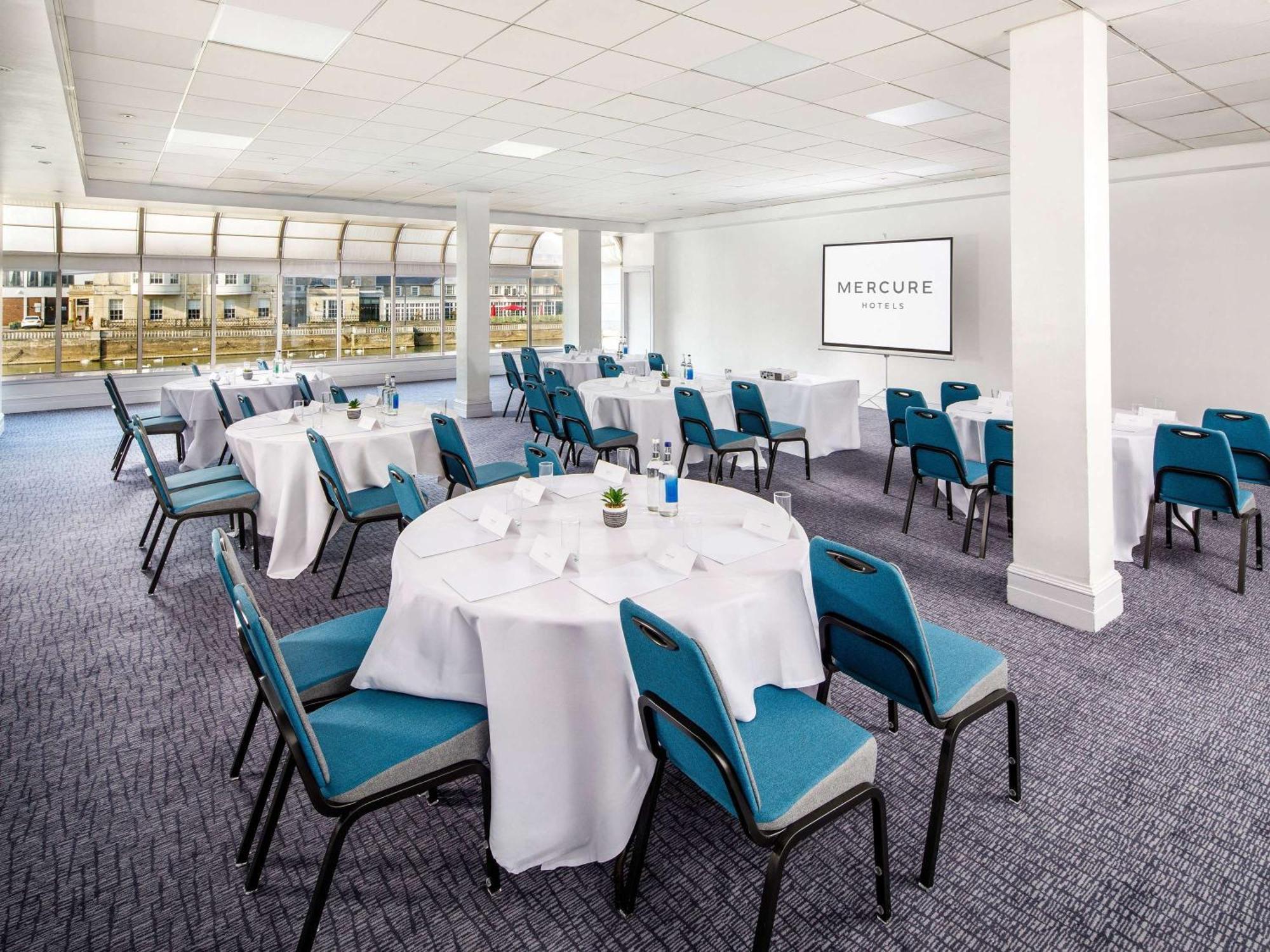 Mercure Bedford Centre Hotel Экстерьер фото