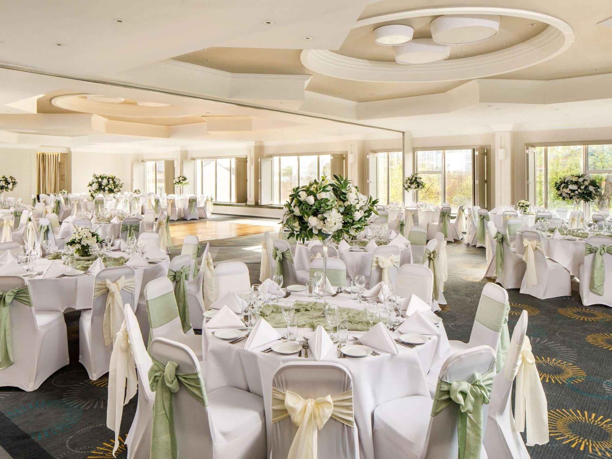 Mercure Bedford Centre Hotel Экстерьер фото