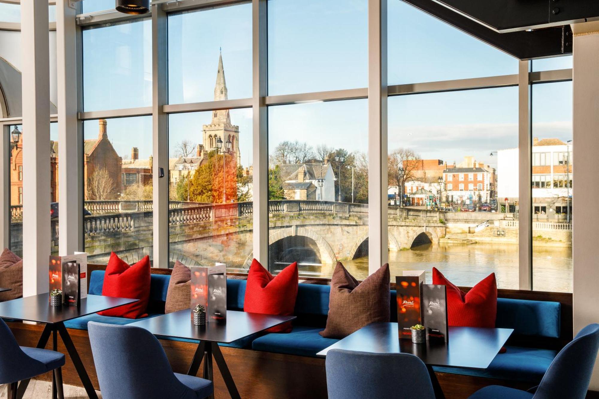Mercure Bedford Centre Hotel Экстерьер фото