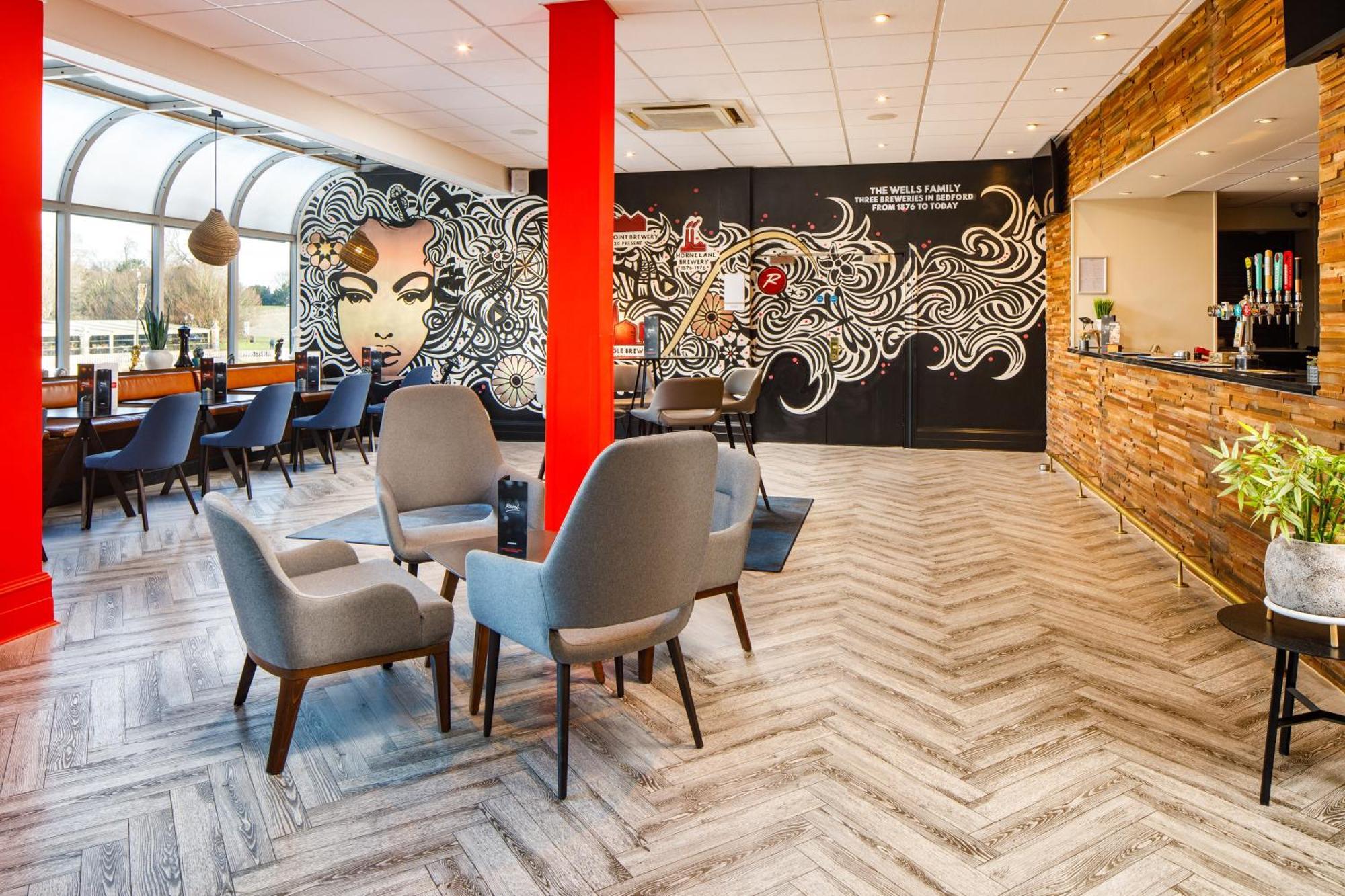 Mercure Bedford Centre Hotel Экстерьер фото