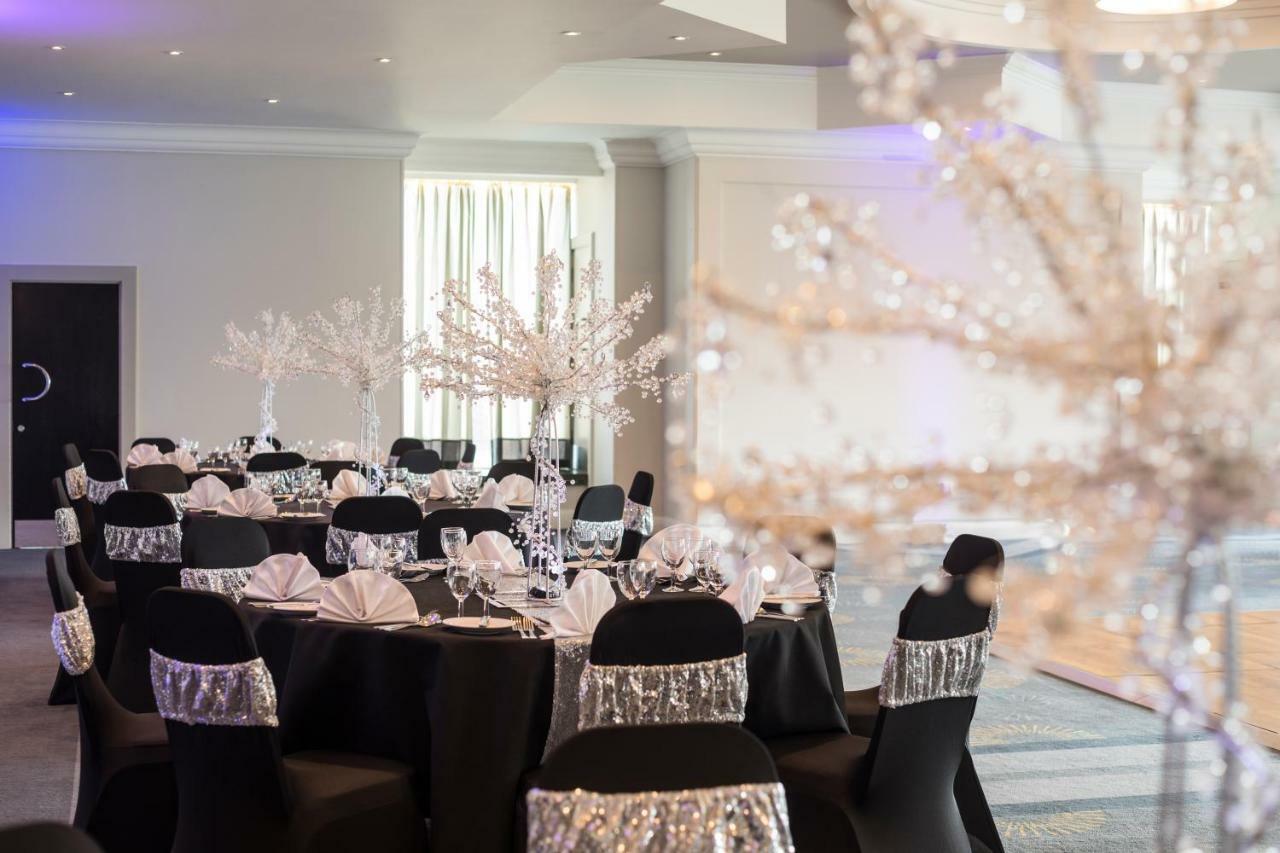 Mercure Bedford Centre Hotel Экстерьер фото
